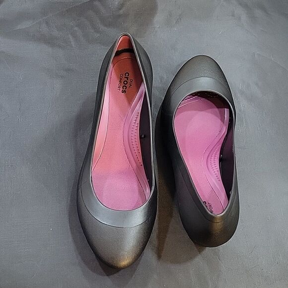 CROCS WOMEN'S LINA WEDGE ROUND TOE SLIP-ON SHOES - Picture 4 of 16